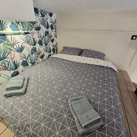 Beg Apartment *